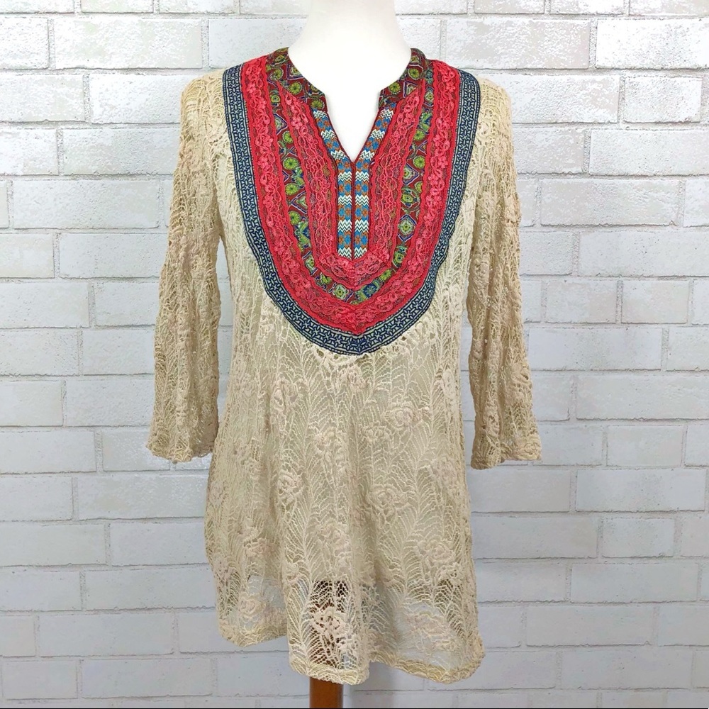 Gimmicks by BKE Boho Embroidered Crochet Lace Top